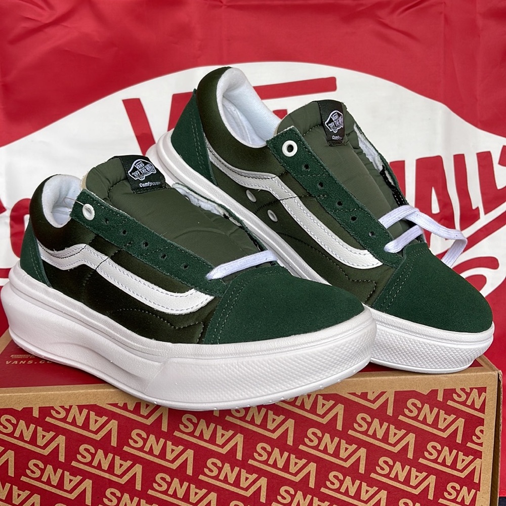 Vans Men’s Old Skool Over
Dark Green/White
VNOA7Q5EDGY
sneakers - Platforms - Picture 7 of 16